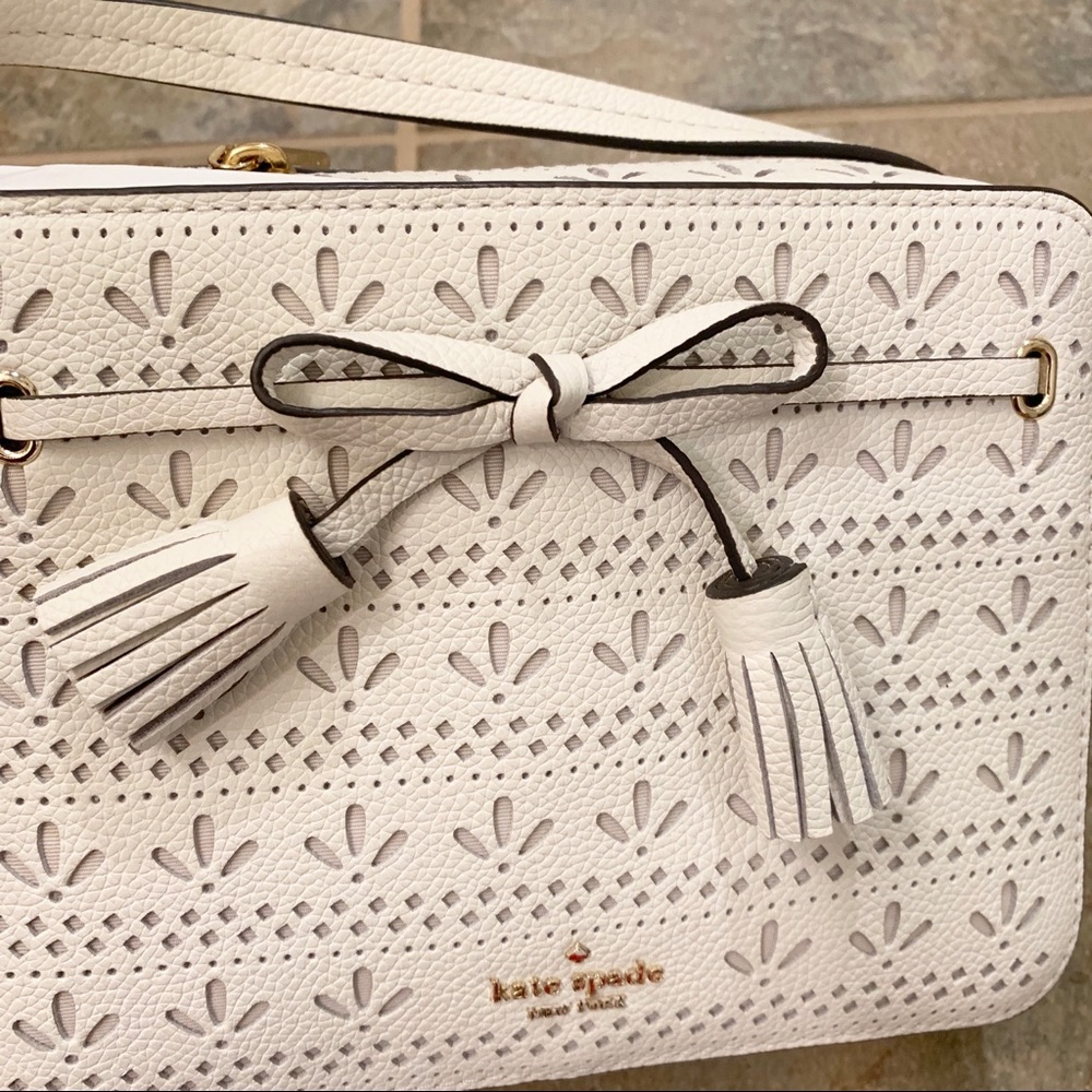 KATE SPADE HAYES CAMERA BAG WHITE CROSSBODY - Picture 4 of 7